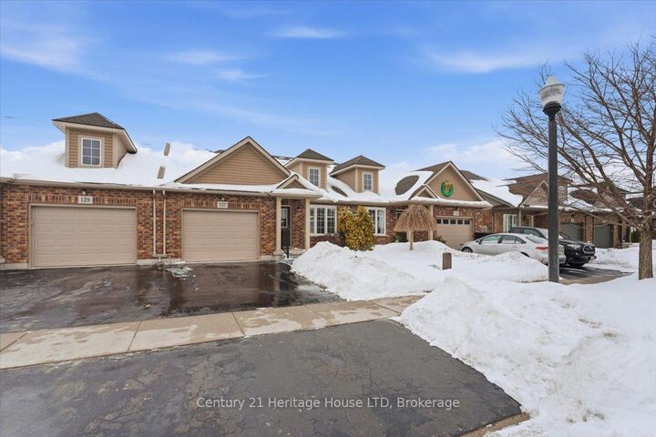 Property Photo:  137 Silverwood Avenue  ON L3C 0B7 