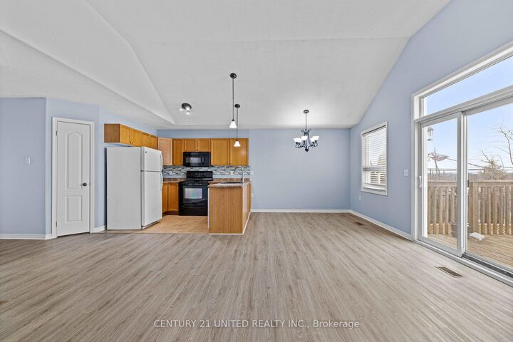 Property Photo:  608 Clancy Crescent  ON K9K 2S2 