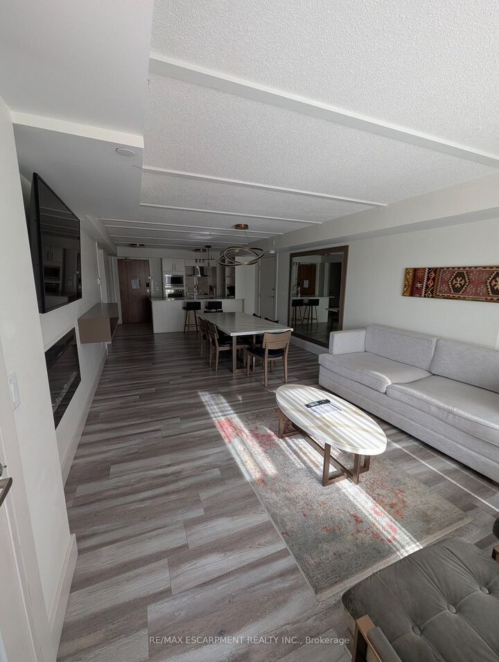 Property Photo: 9 Harbour Street 4403 &Amp 4405 ON L9Y 5B5