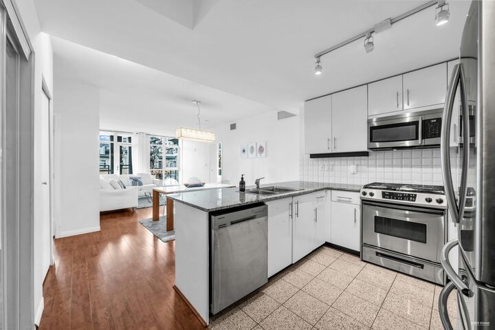 Property Photo: 100 E Esplanade Street 409 BC V7L 4V1