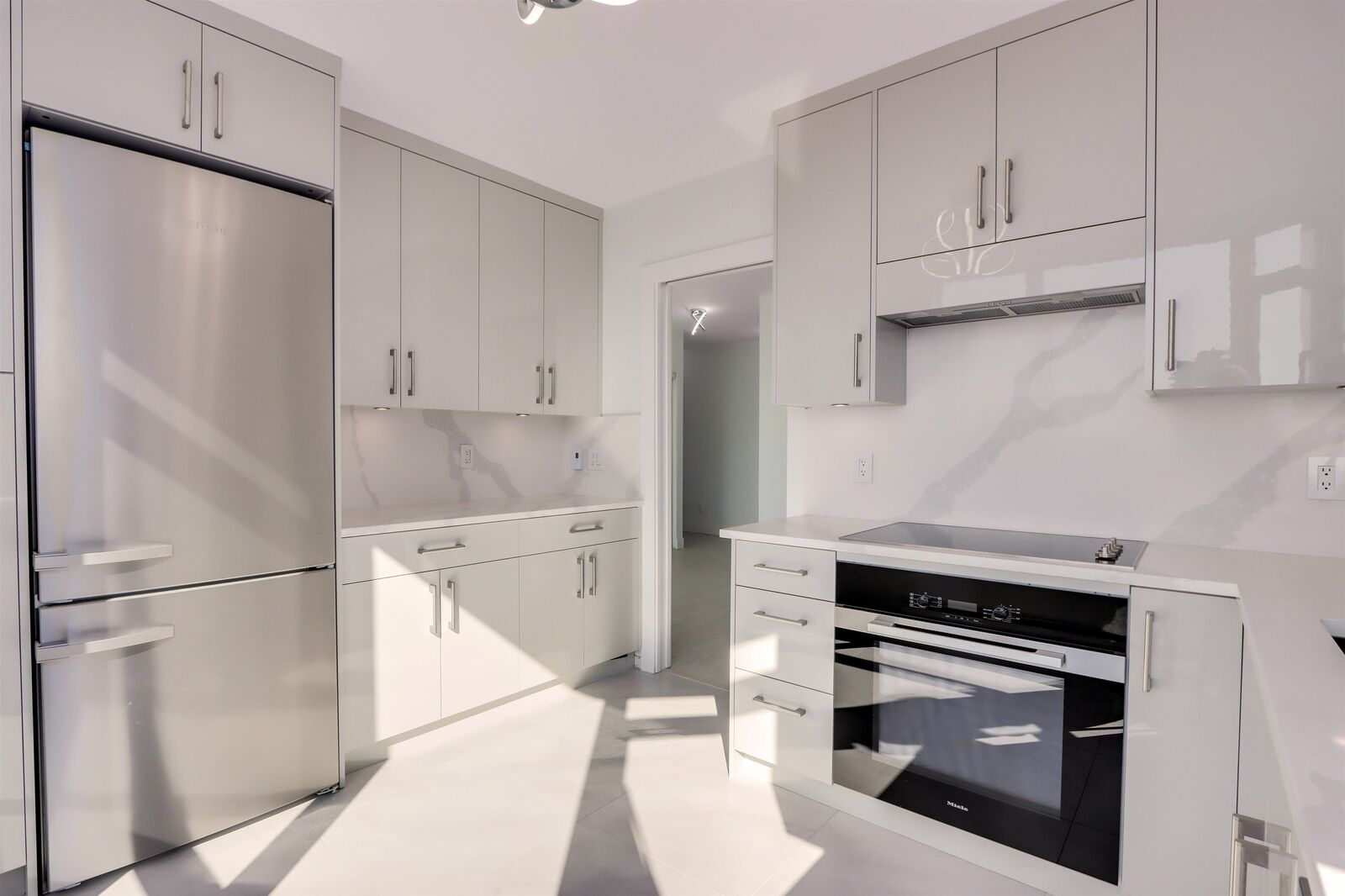 Property Photo: 140 E 14th Street 1203 BC V7M 1J2