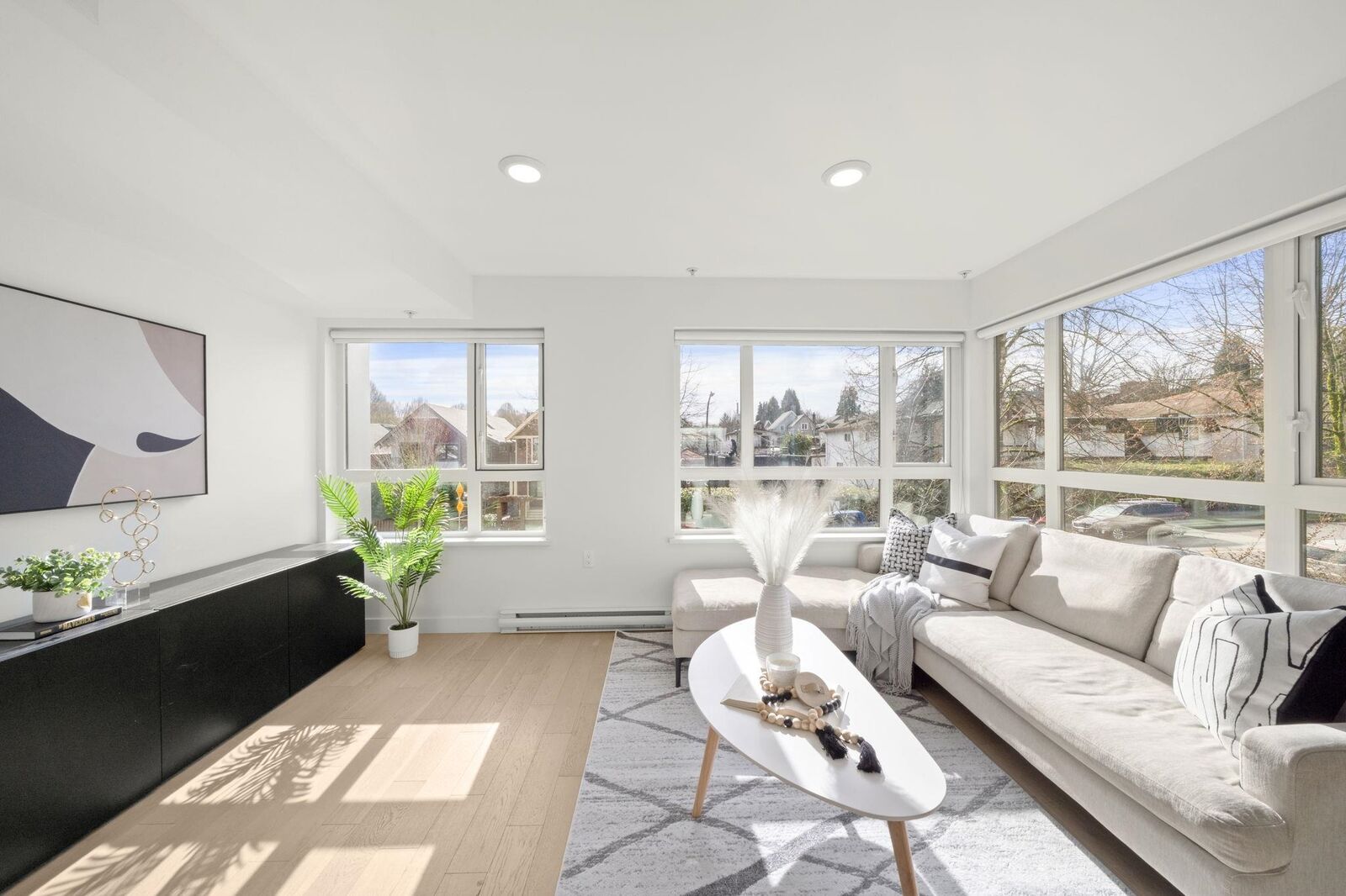 Property Photo:  365 E 16th Avenue 3  BC V5T 2T7 