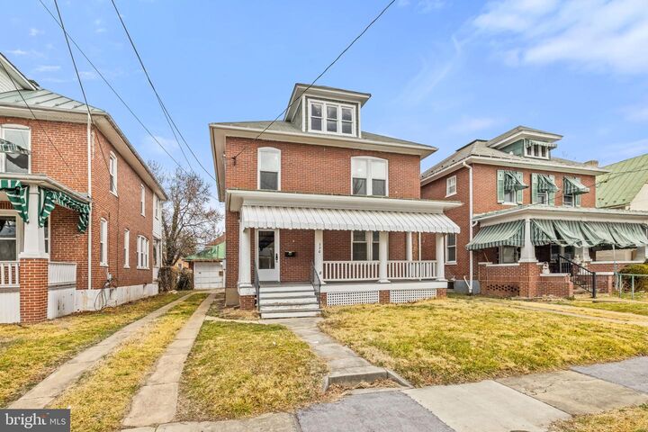 Property Photo: 320 E Piccadilly Street VA 22601