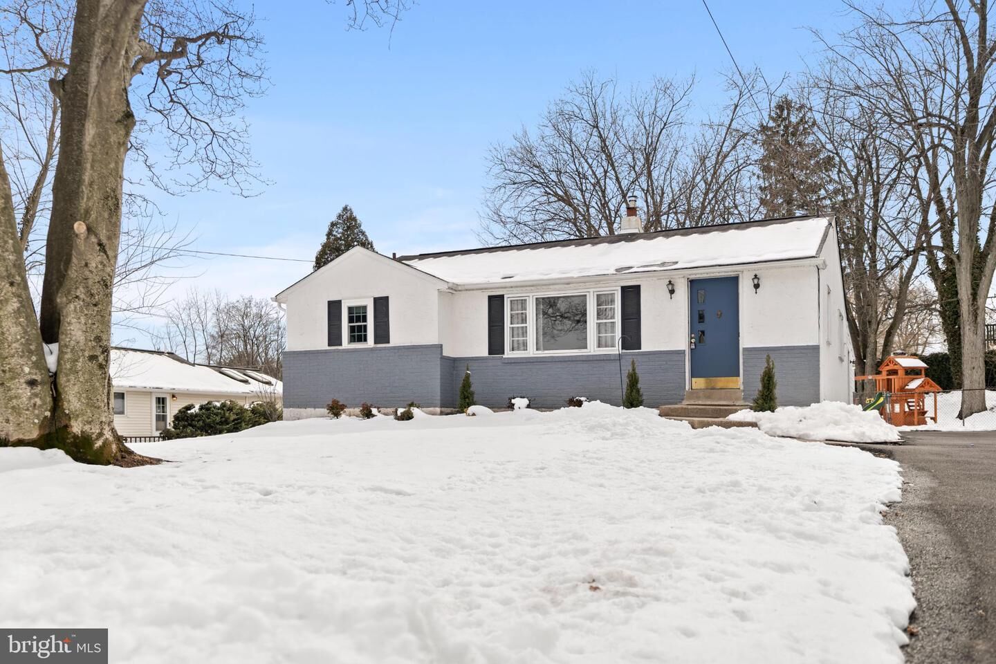 Property Photo:  407 W Moreland Avenue  PA 19040 