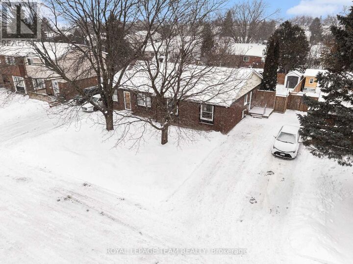 Property Photo:  23 Spearman Lane  ON K2L 1Y6 
