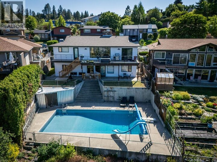 Photo de la propriété:  356 Gleneagles Drive  BC V2E 1Z4 
