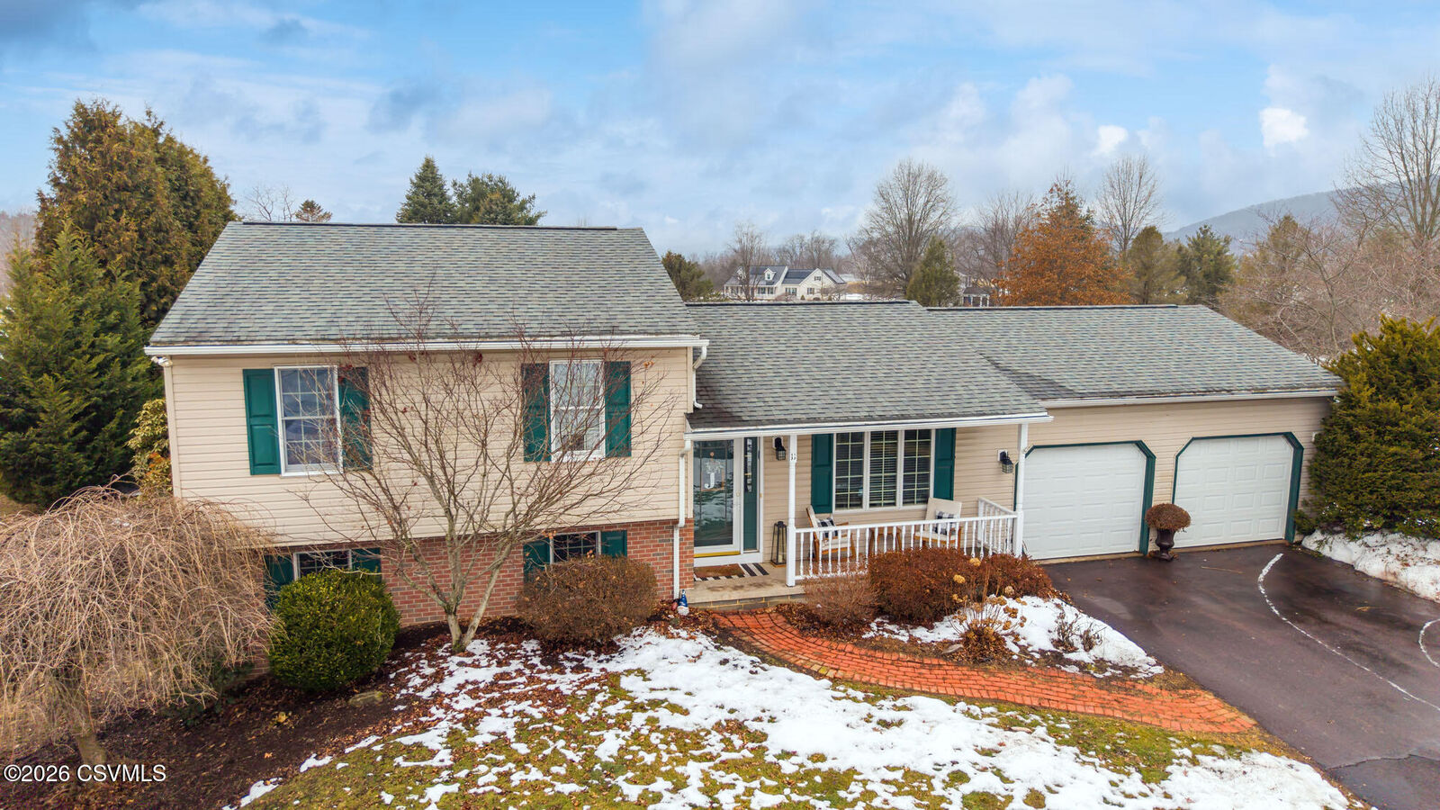 Property Photo:  11 Fairfield Lane  PA 17821 