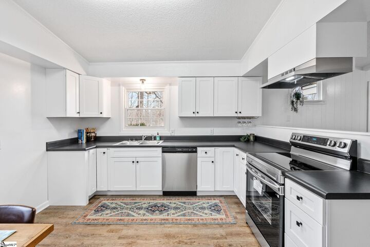 Property Photo: 407 Dogwood Lane Extension SC 29690