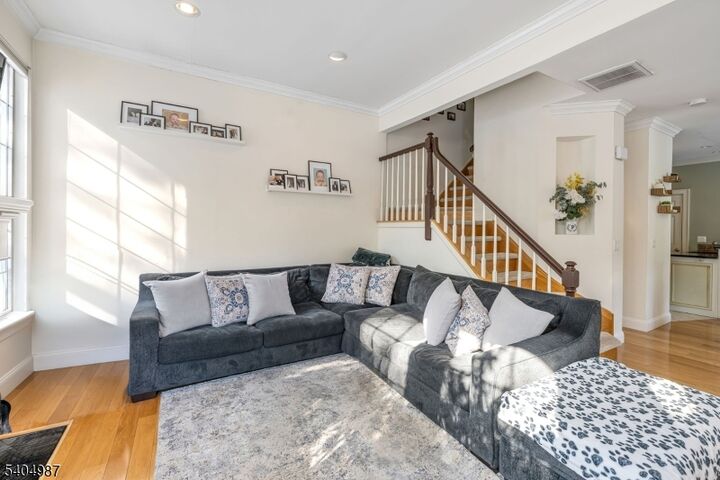 Property Photo: 10 Witherspoon Ct NJ 07960