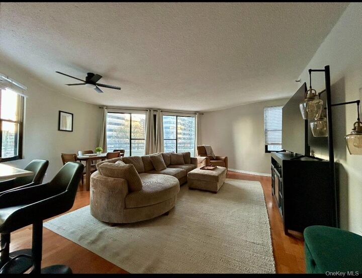 Property Photo:  10 Cottage Place 2A  NY 10601 