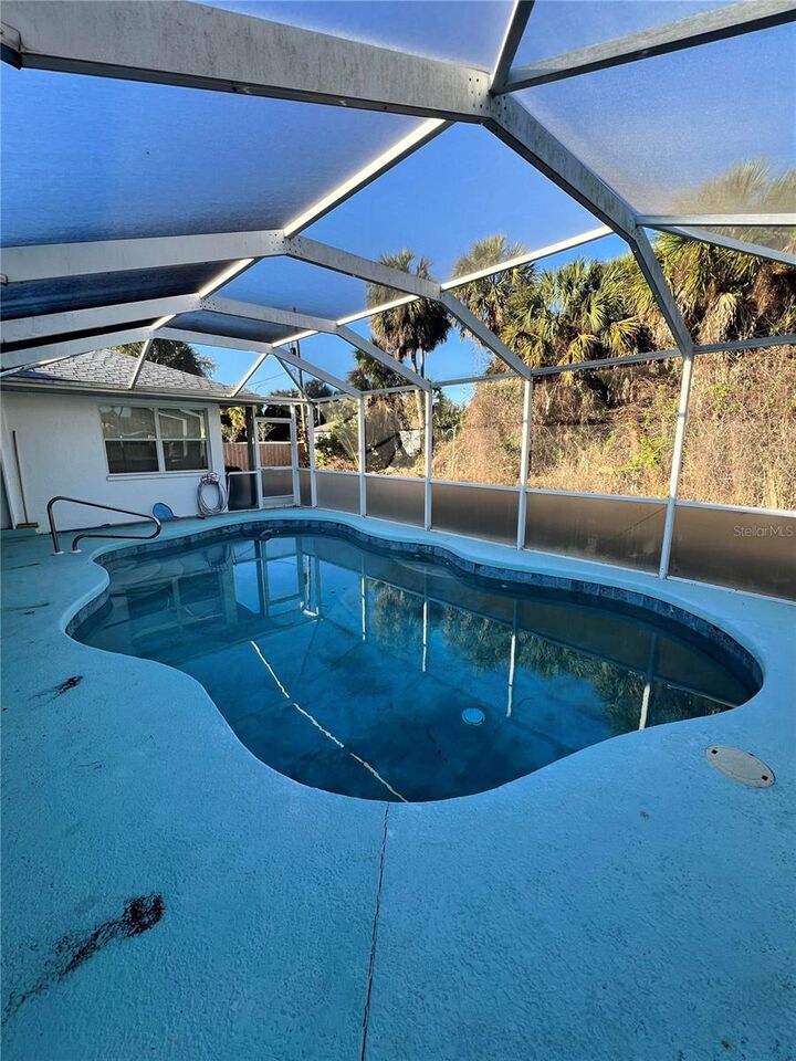 Property Photo: 4009 Atwater Drive FL 34288