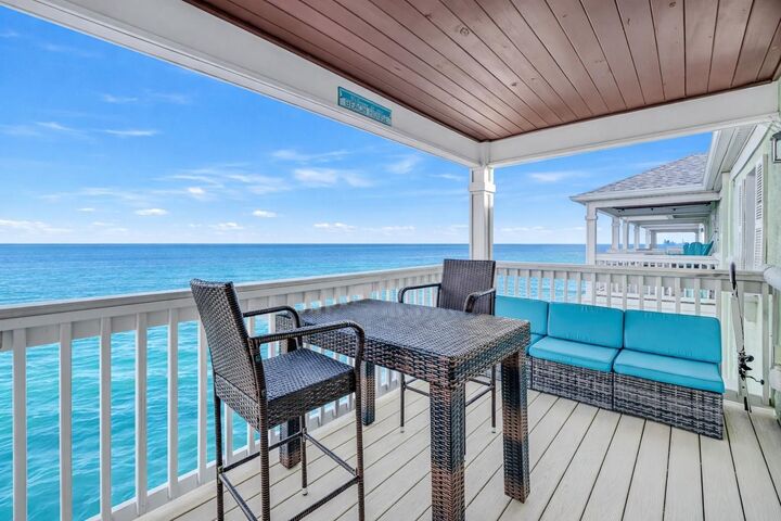 Property Photo:  5102 Coquina Key Drive SE D  FL 33705 