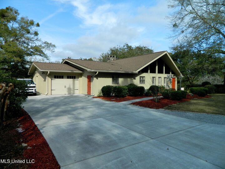 Property Photo:  6610 Hale Court  MS 39525 