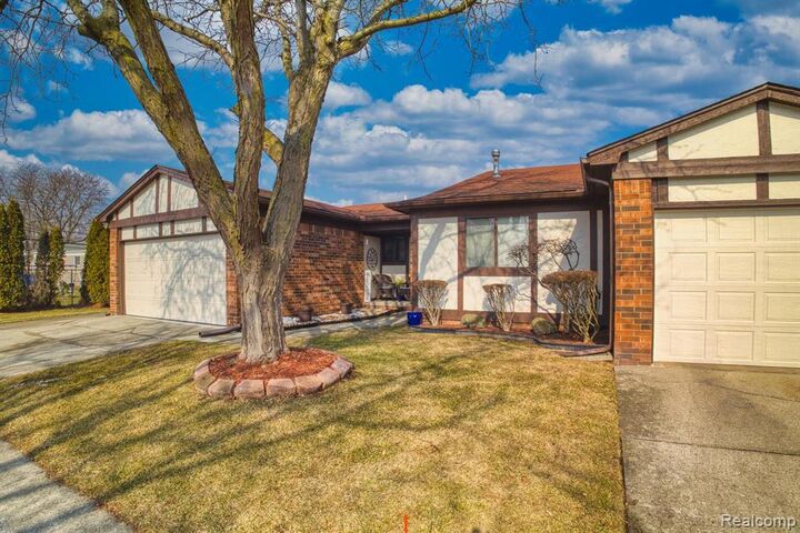Property Photo:  13513 Angela Drive  MI 48088 6668 