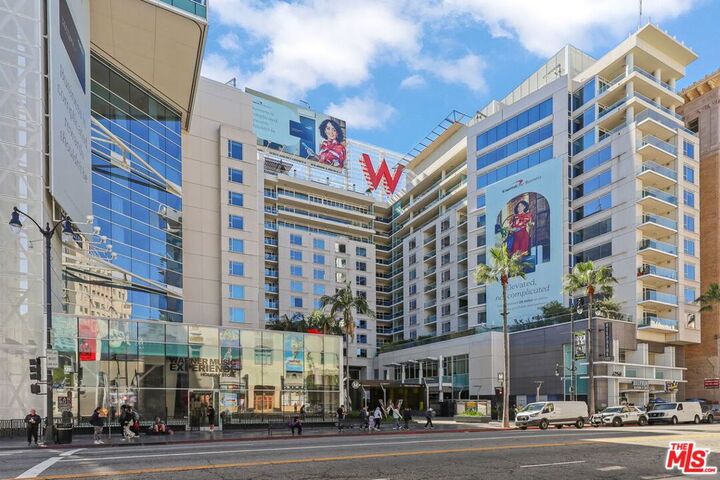 Property Photo:  6250 Hollywood Boulevard 6L  CA 90028 