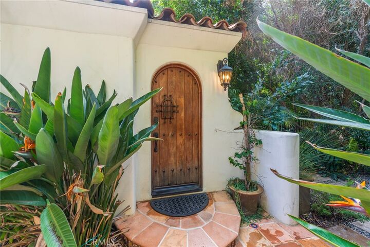 Property Photo:  1240 N Olive Drive  CA 90069 