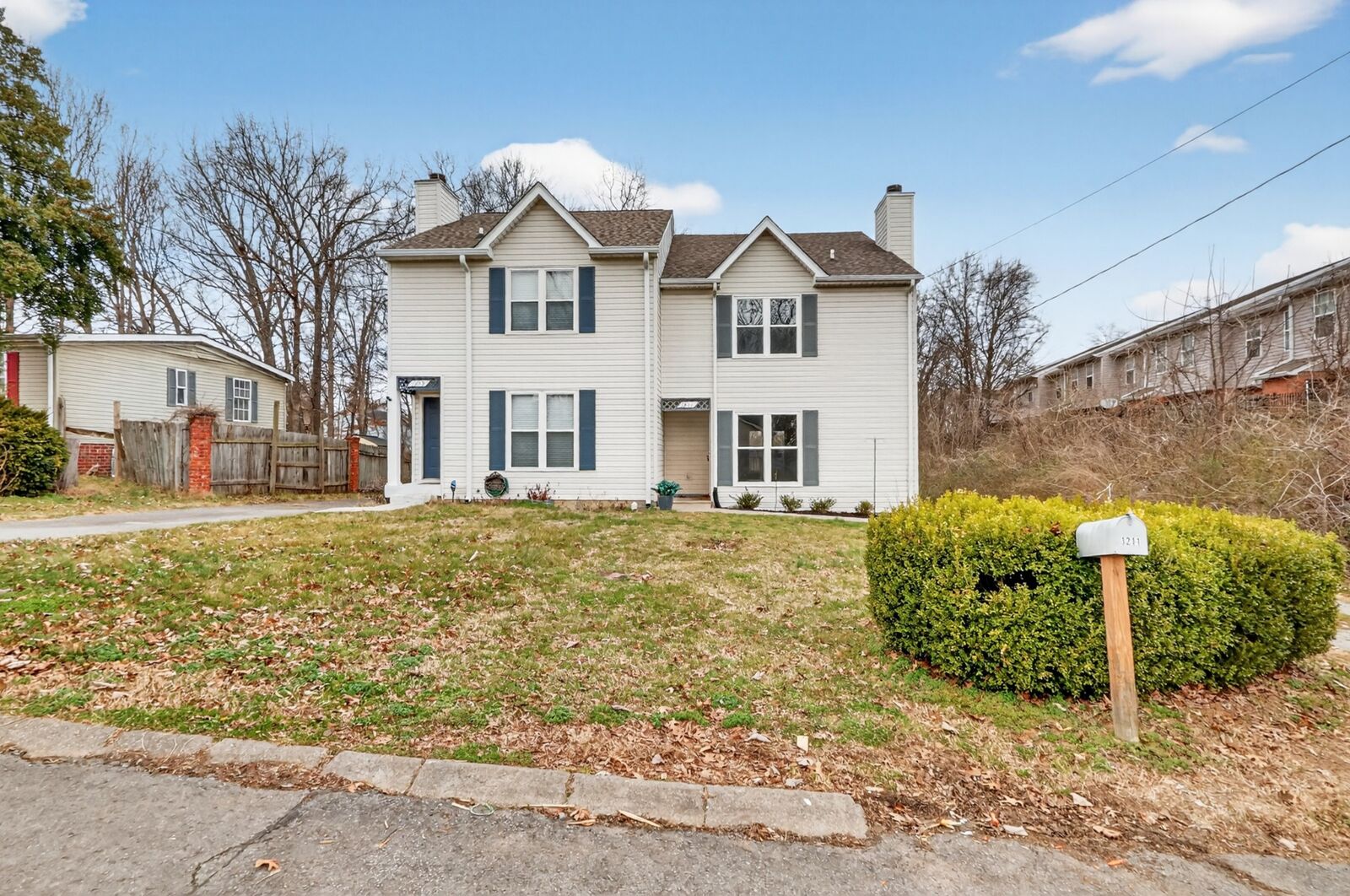 Property Photo: 1211 Waggoner Dr TN 37214