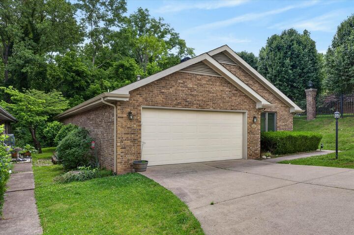Property Photo:  457 Country Club Ct  TN 37043 