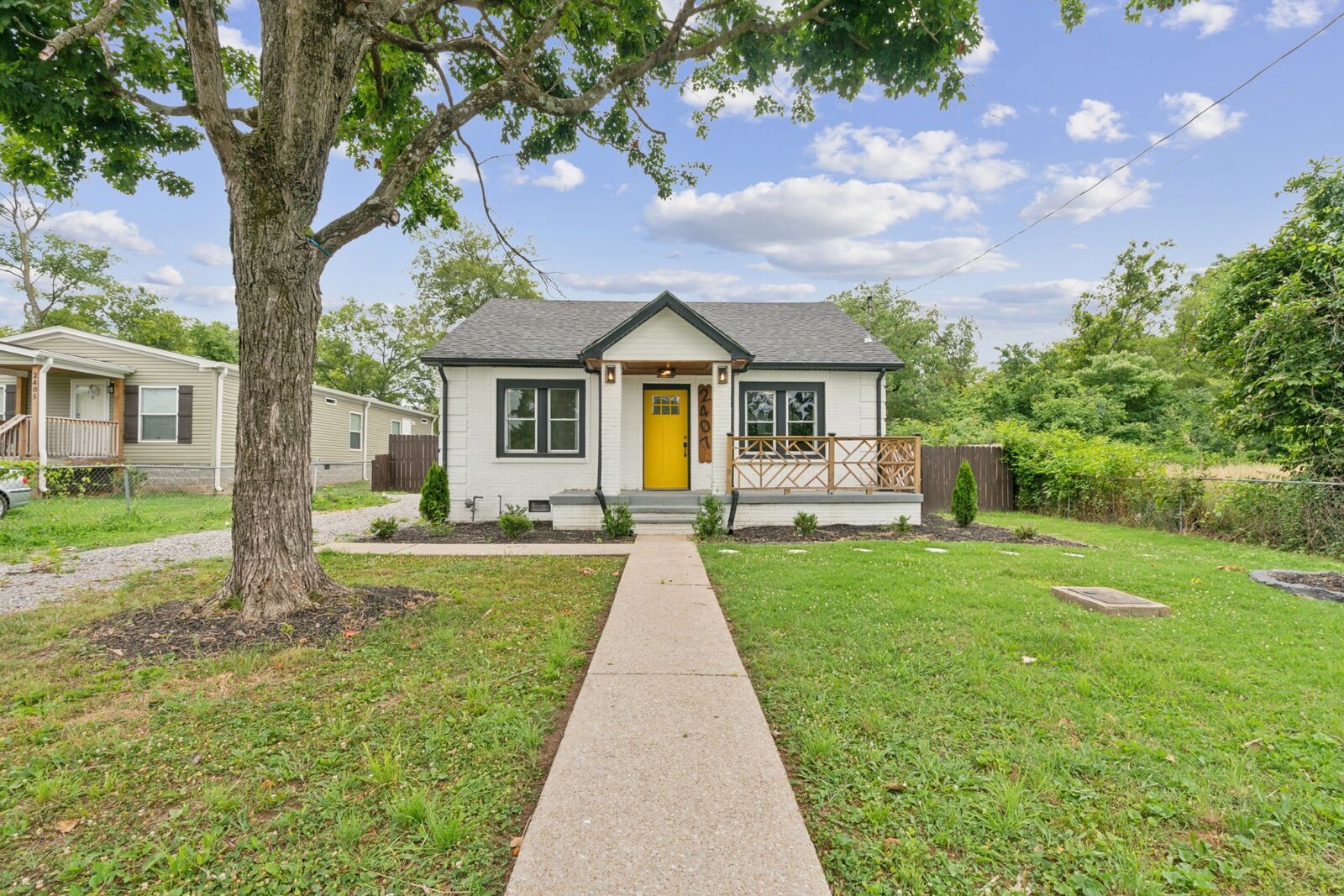 Property Photo: 2407 Burch St TN 37208