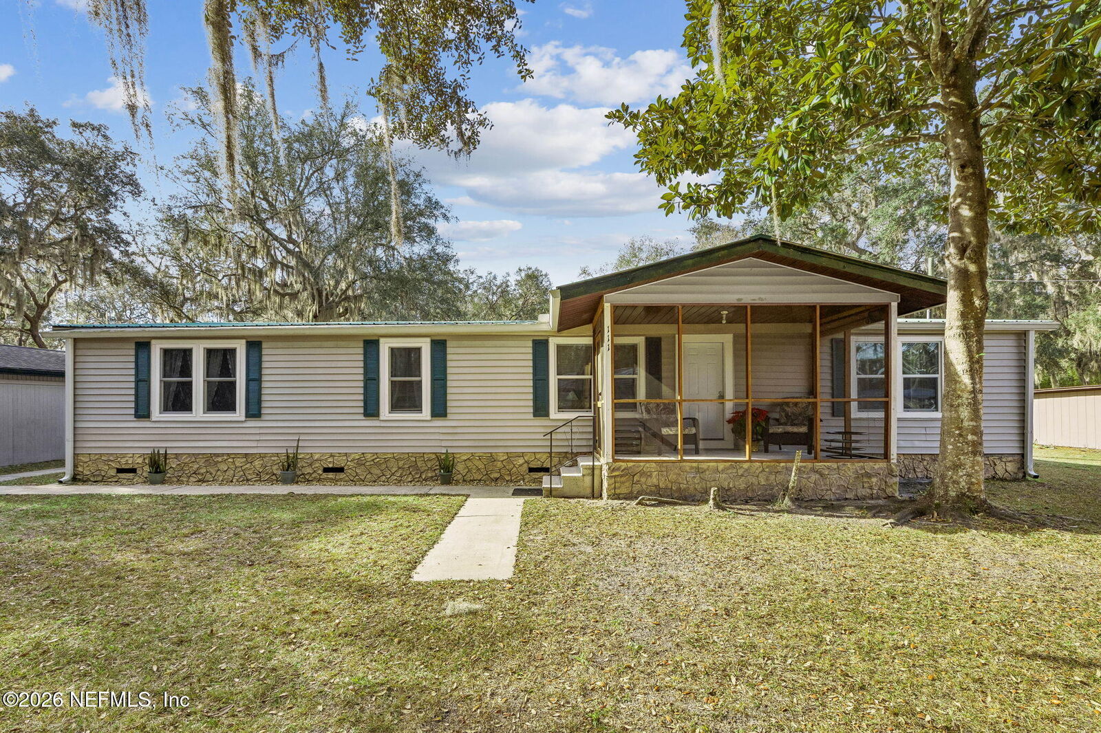 Property Photo: 111 Fairway Lane FL 32112