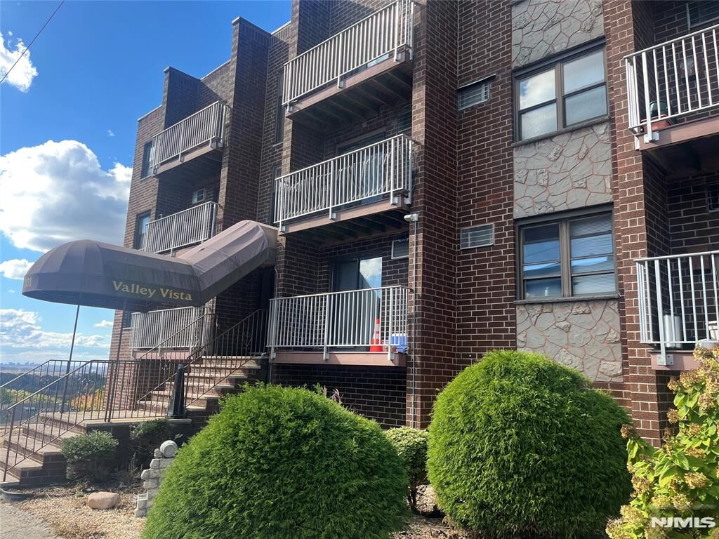 Property Photo: 201 12th Street 6 NJ 07650