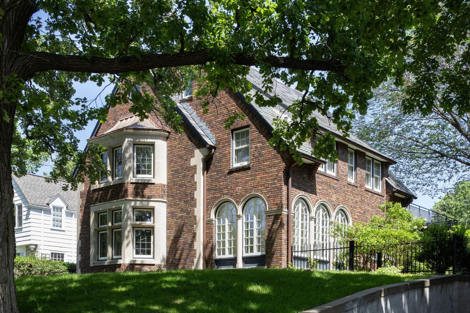 Property Photo:  2635 Newton Avenue S  MN 55405 