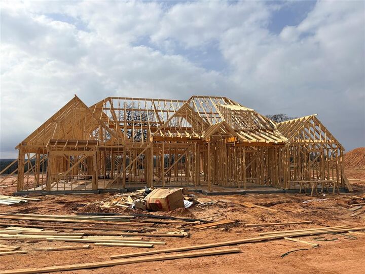 Property Photo: 122 Guynell Ridge TX 76234