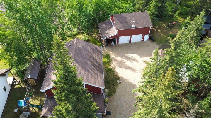 Property Photo:  1028 Birch Place  SK S0M 1J0 