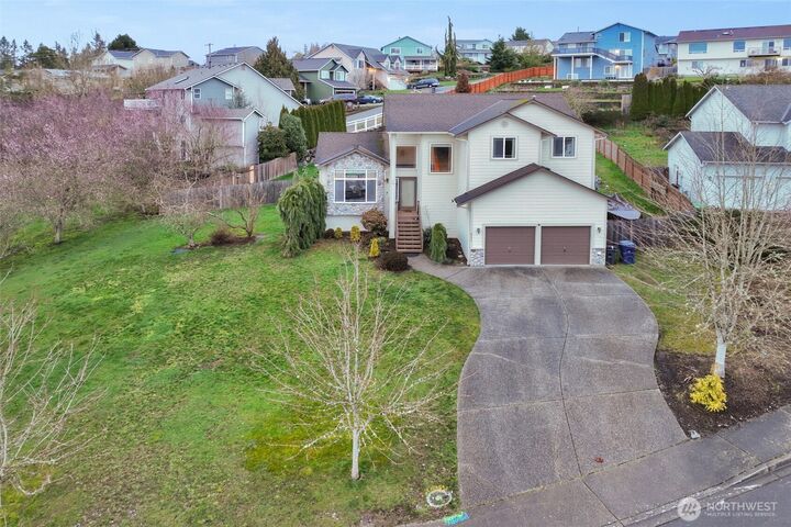 Property Photo: 8331 76th Avenue NE WA 98270