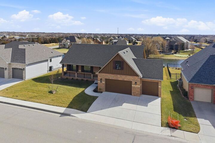 Property Photo: 7905 E Turquoise Trl KS 67226