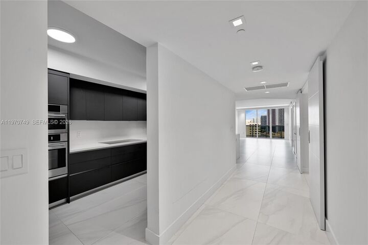 Property Photo: 1850 S Ocean Dr 1808 FL 33009