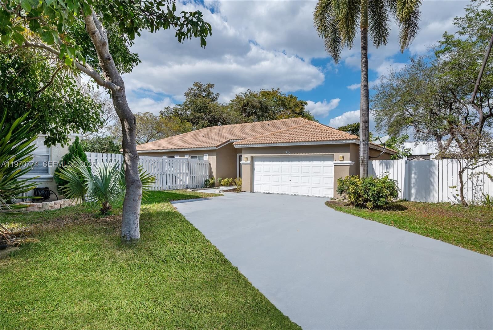 Property Photo:  210 SW 98th Ter  FL 33025 