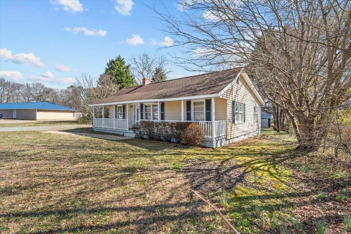 Property Photo:  859 Floyd Road  SC 29307 