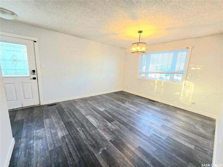 Property Photo:  210 Western Crescent  SK S7H 4J6 
