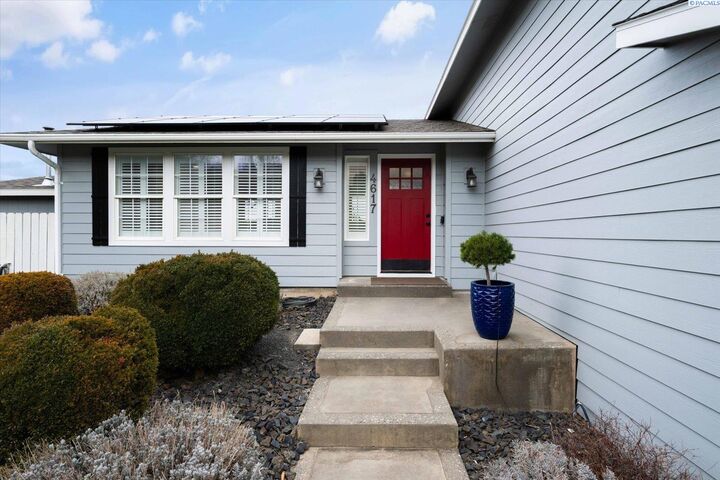 Property Photo: 4617 S Quincy Place WA 99337-3917