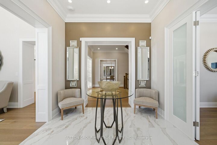 Property Photo: 18 Dexshire Drive ON L1Z 0T8