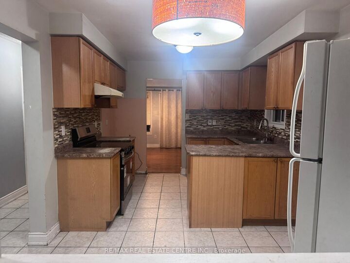 Property Photo:  23 Lonestar Crescent  ON L7A 2H9 