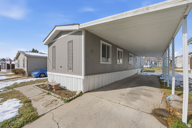 Property Photo: 935 E 3000 N 183 UT 84040