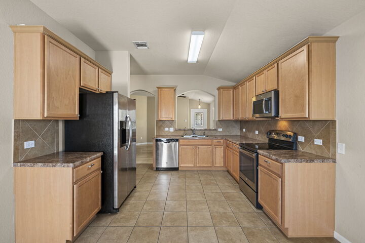 Property Photo: 734 Wolfeton Way TX 78130