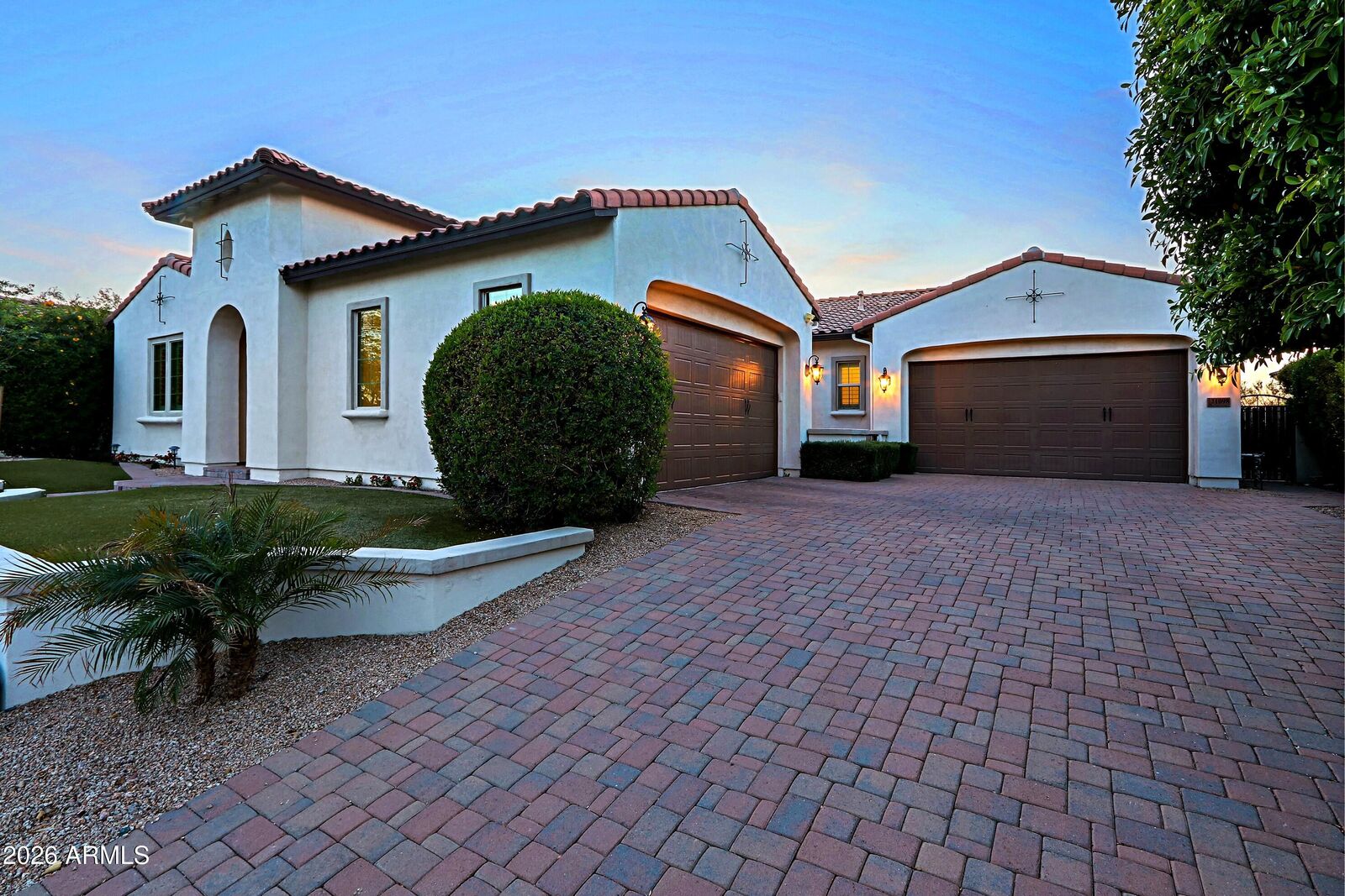 Property Photo:  21098 N 76th Avenue  AZ 85308 