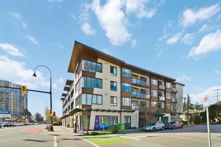 Property Photo: 1633 Tatlow Avenue 204 BC V7P 2Z8