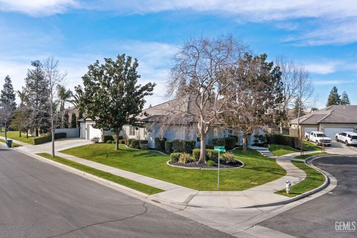 Property Photo:  12401 Southworth Court  CA 93311 