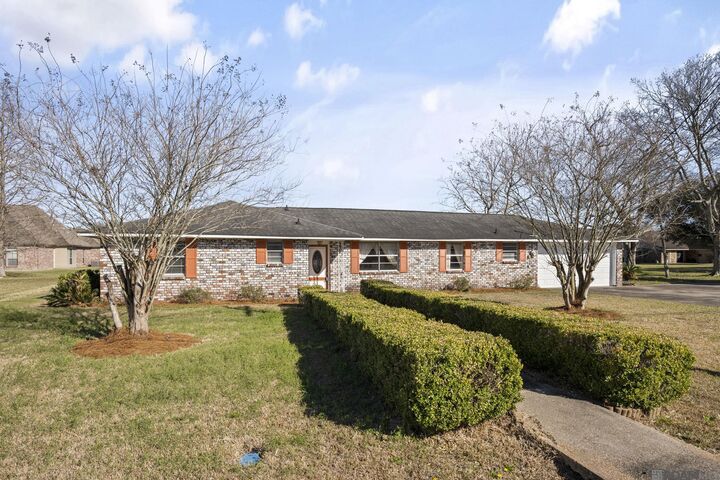 Property Photo:  1934 S John Ave  LA 70737 