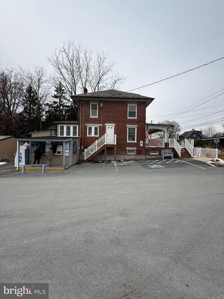 Property Photo:  295 E Main Street Unit 2  PA 17036 