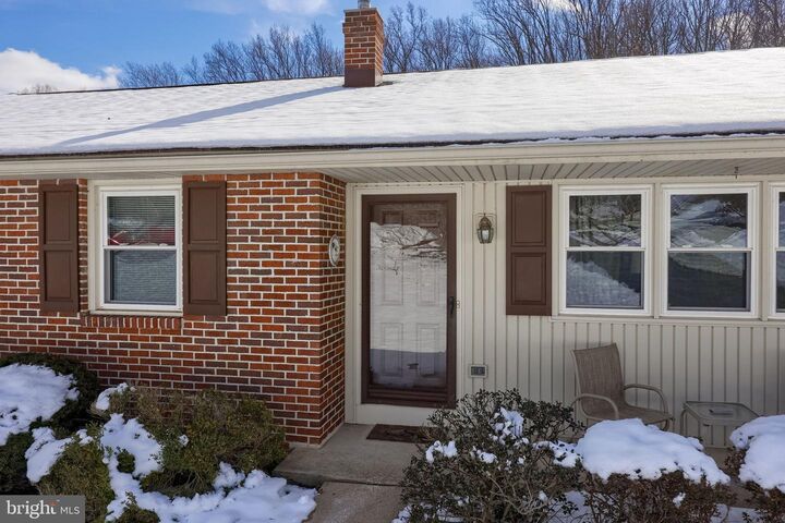 Property Photo:  17 Sweetwater Drive  PA 17516 