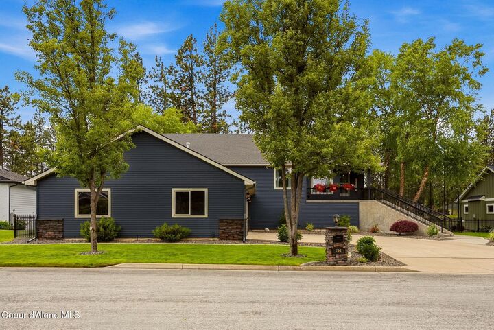 Property Photo:  706 N Dundee Dr  ID 83854 