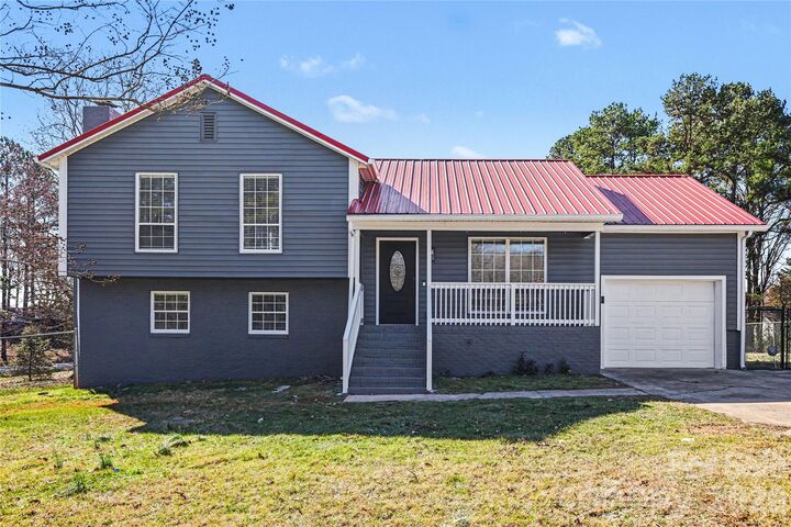 Property Photo:  1901 Waverly Drive  NC 28112 