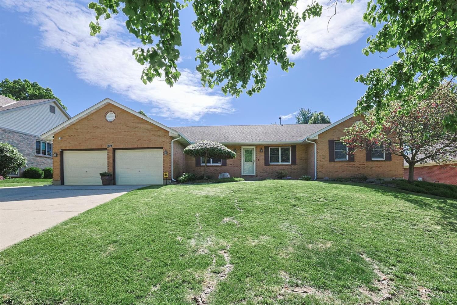 Property Photo:  30 Stablegate Court  OH 45014 