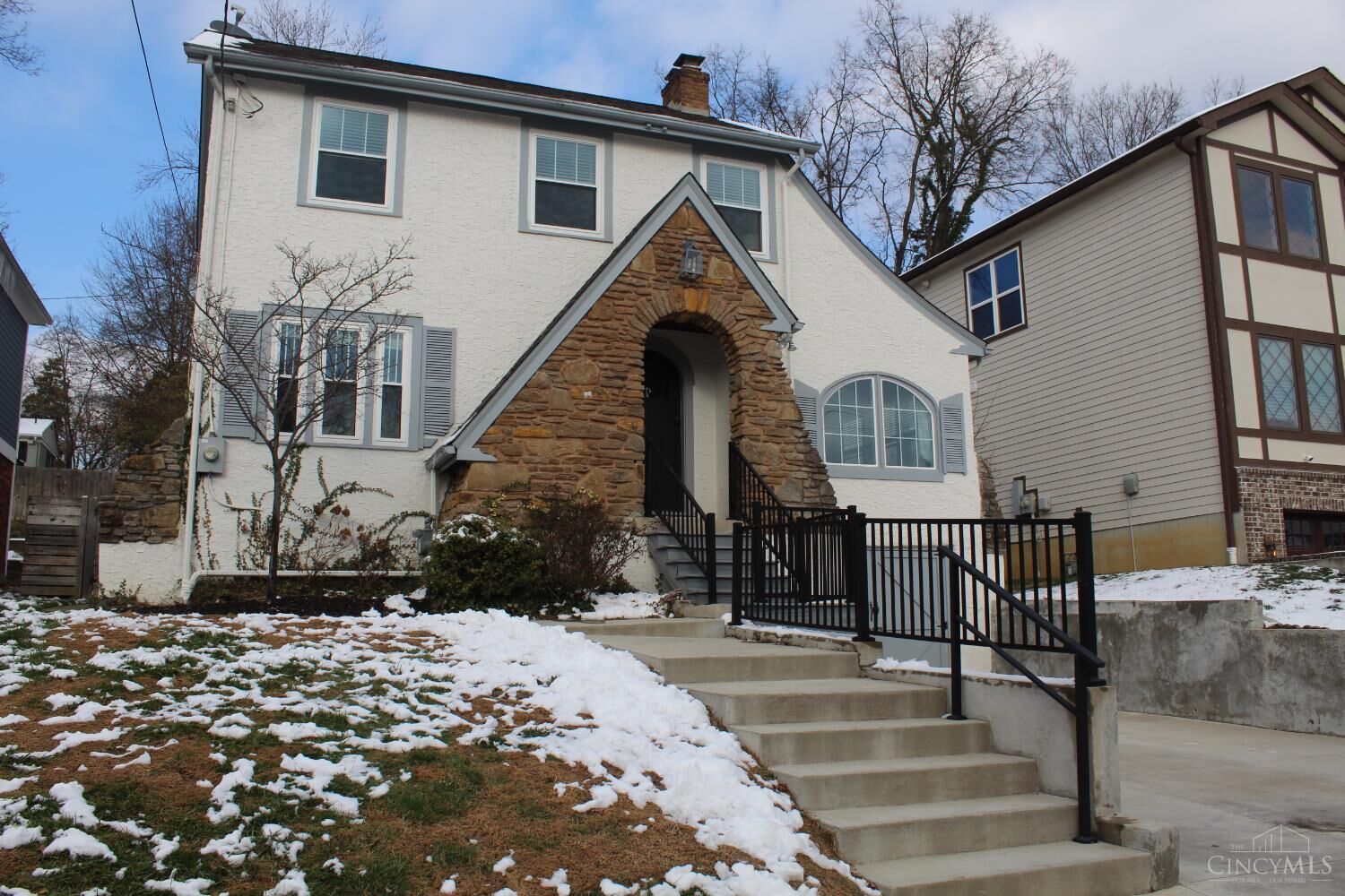 Property Photo:  3110 Kinmont Street  OH 45208 