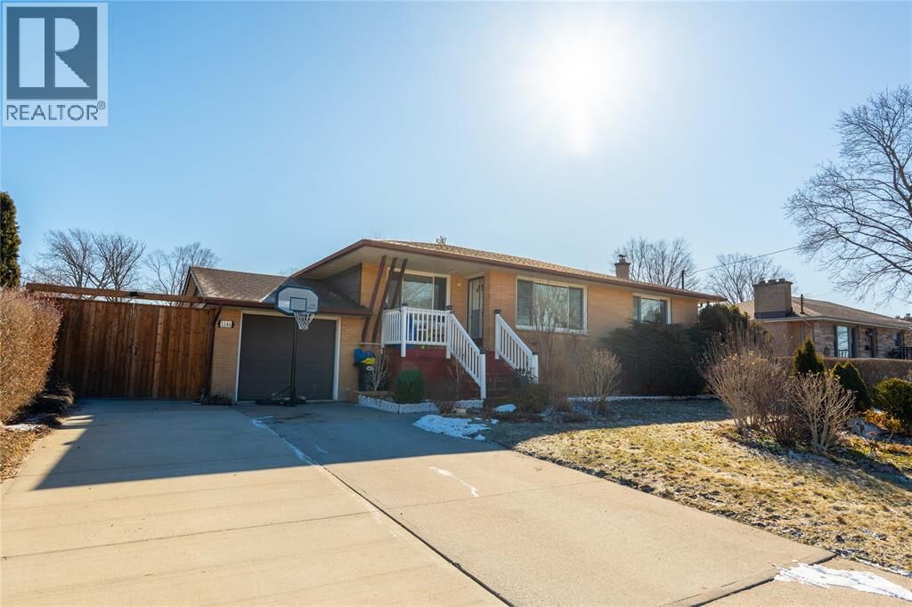 Photo de la propriété:  1146 O'Rae Avenue  ON N7S 3G9 